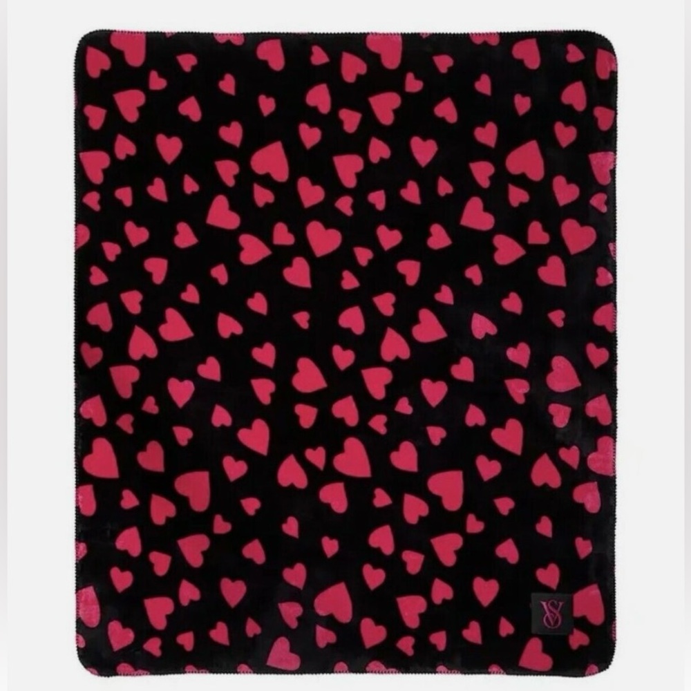 NWT *Discontinued* Victoria's Secret Cozy Black and Pink Heart Blanket
